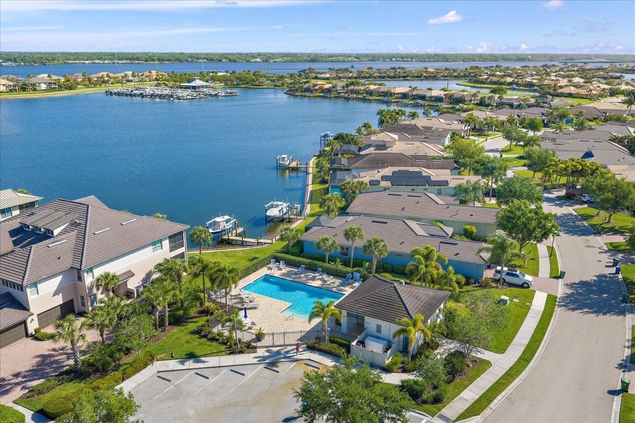 5040 Lake Overlook Avenue , Bradenton, FL 34208 Photo