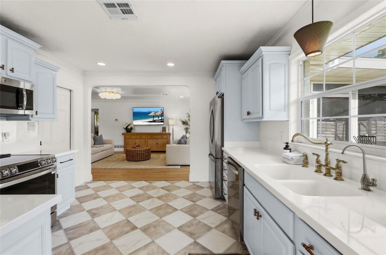 7746 Westmoreland Drive, Sarasota, FL 34243 Photo