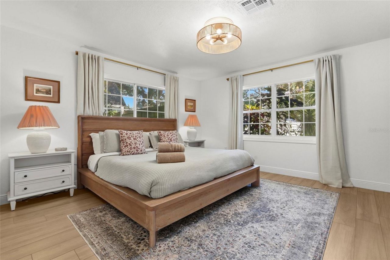 7746 Westmoreland Drive, Sarasota, FL 34243 Photo