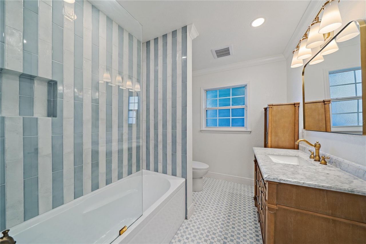 7746 Westmoreland Drive, Sarasota, FL 34243 Photo