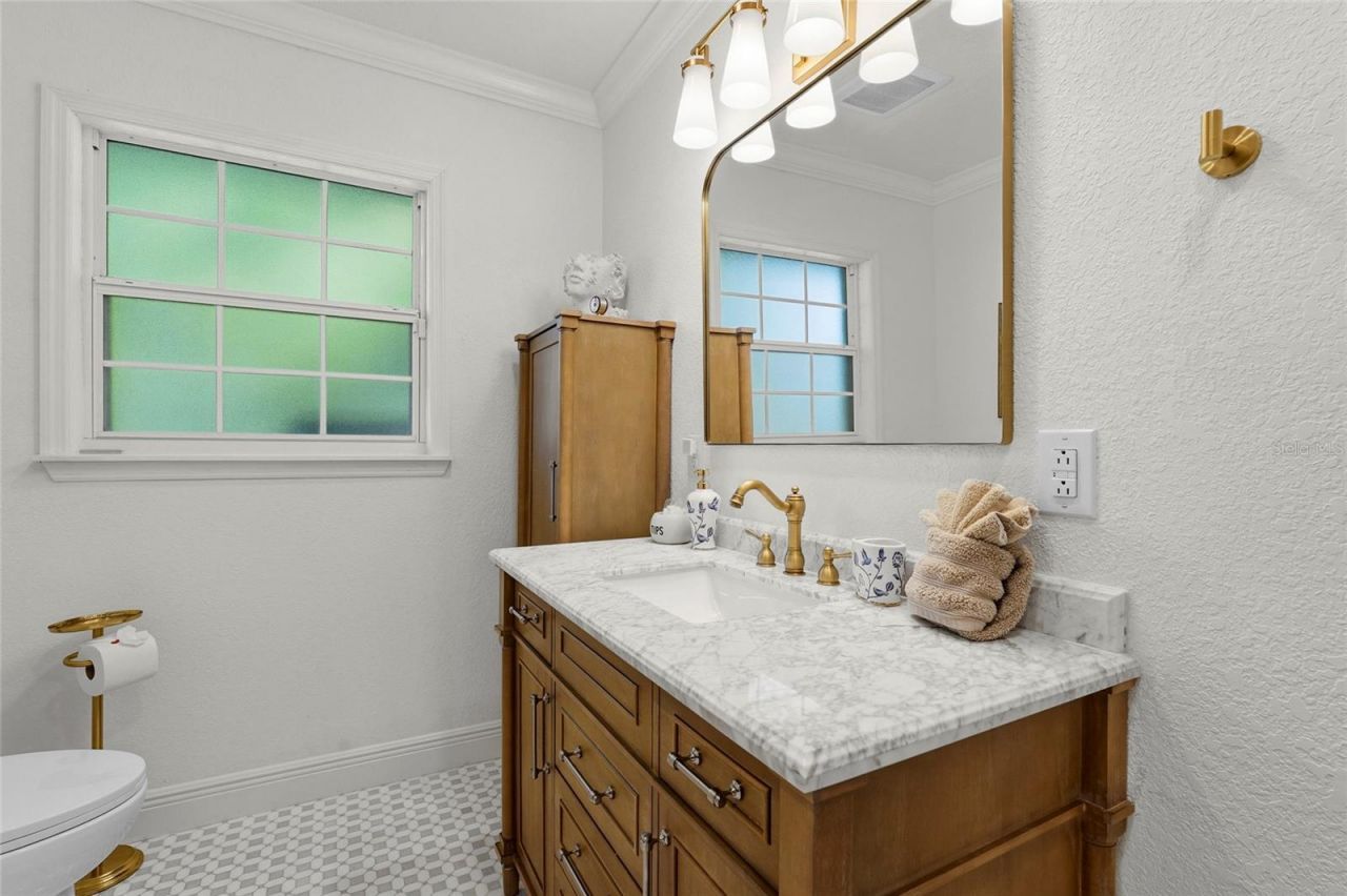7746 Westmoreland Drive, Sarasota, FL 34243 Photo