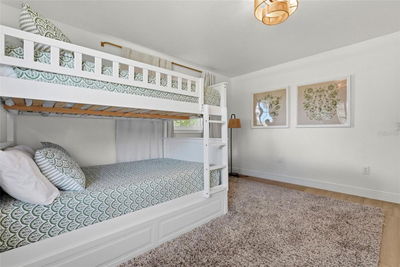 7746 Westmoreland Drive, Sarasota, FL 34243 Photo