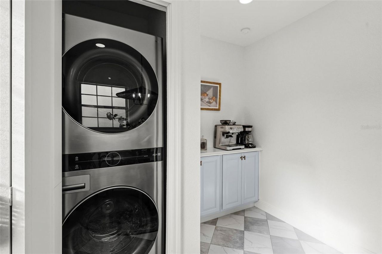 7746 Westmoreland Drive, Sarasota, FL 34243 Photo