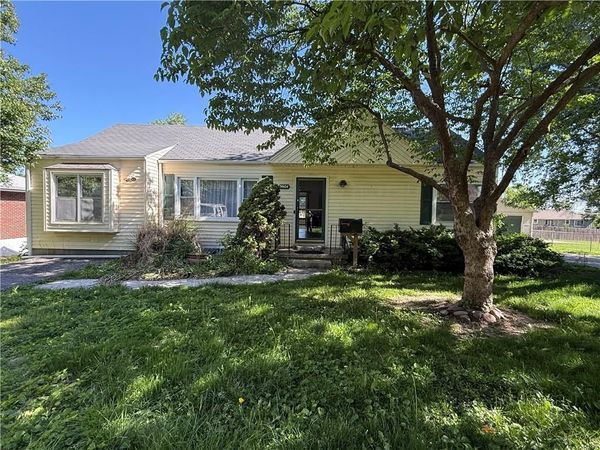 9604 E 32nd Street, Independence, MO 64052