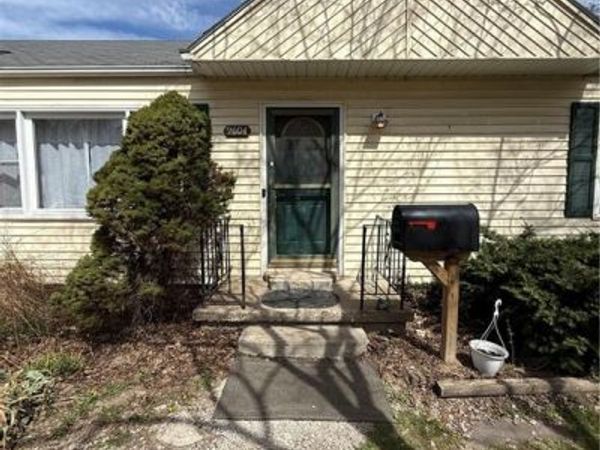 9604 E 32nd Street, Independence, MO 64052