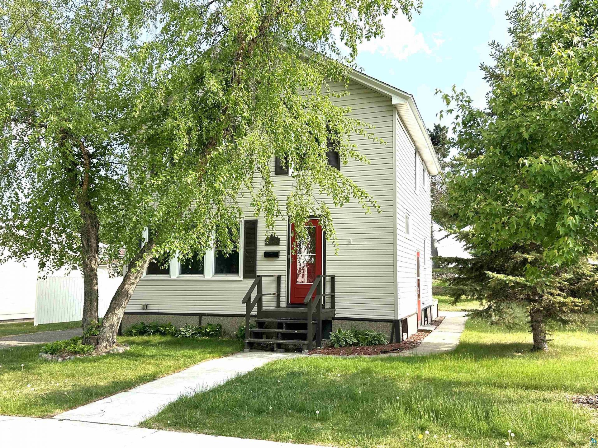 638 E James St, Ely, MN 55731 Main Photo