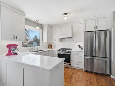 8671 Red Oak Drive, Eden Prairie, MN 55347