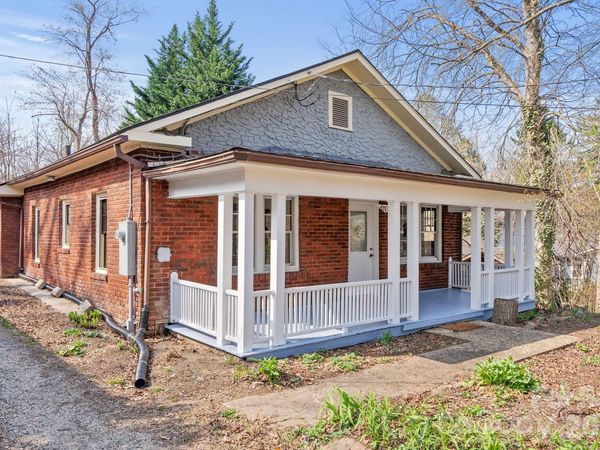 15 Conestee Place , Asheville, NC 28801