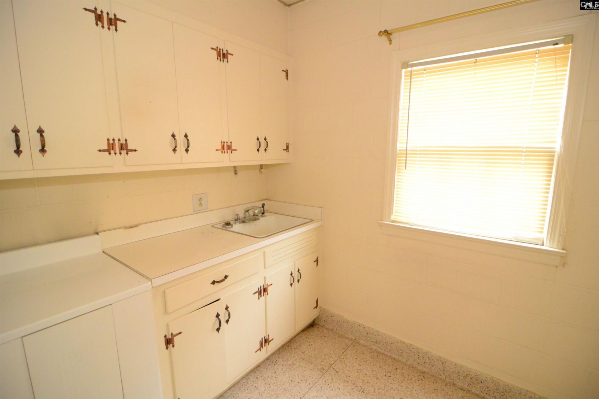 1037 W Dekalb Street  Photo 12