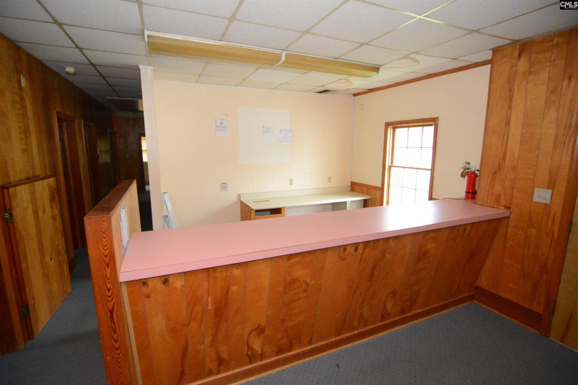 1037 W Dekalb Street Photo 9