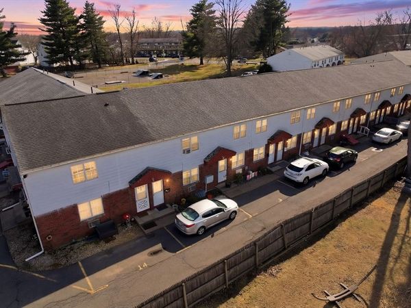 269 Chicopee St, Unit 16, Chicopee, MA 01013