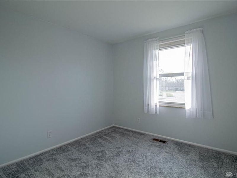 489 Caldwell Circle, Bethel Township, OH 45344 Photo 8