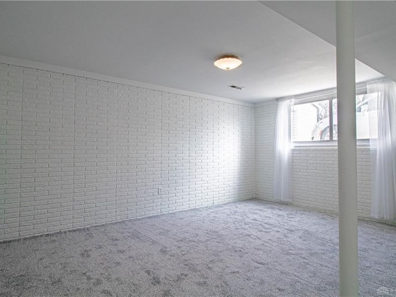 489 Caldwell Circle, Bethel Township, OH 45344 Photo 9