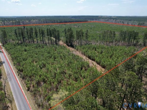 601 Edmonds Lane, Blackstone, VA 22824