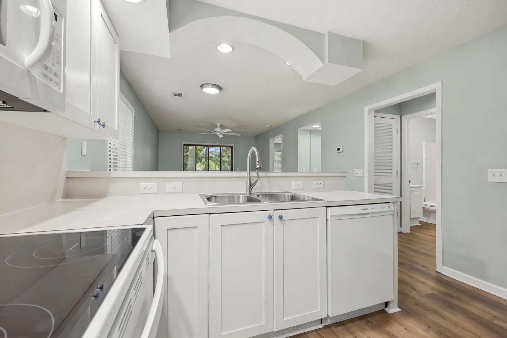 4416 Eastport Blvd. Photo 6