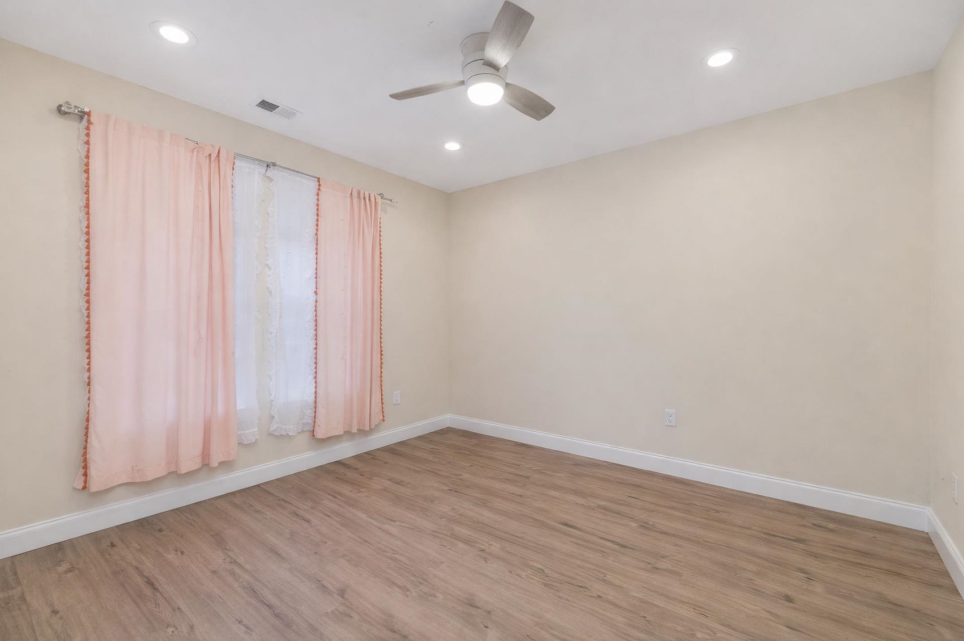 736 Satterwhite Ave. Photo 19