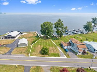 7131 Lakeshore Road , Cicero, NY 13039