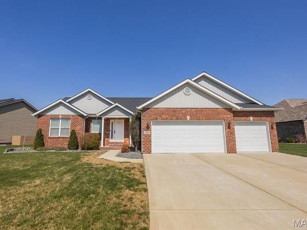 260 Emerald Way W, Granite City, IL 62040