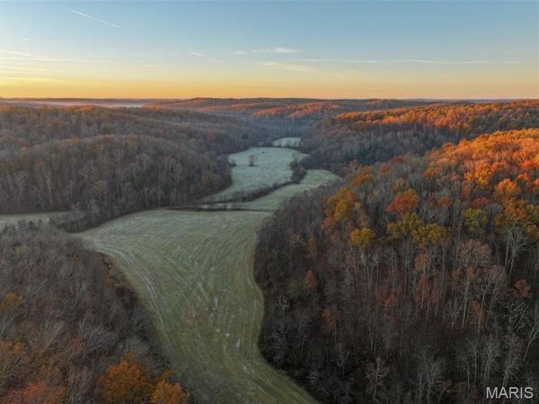 881.3 +/- Highway K, Jadwin, MO 65501