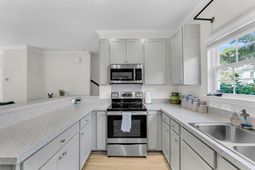 4110 Perrine Street photo 4