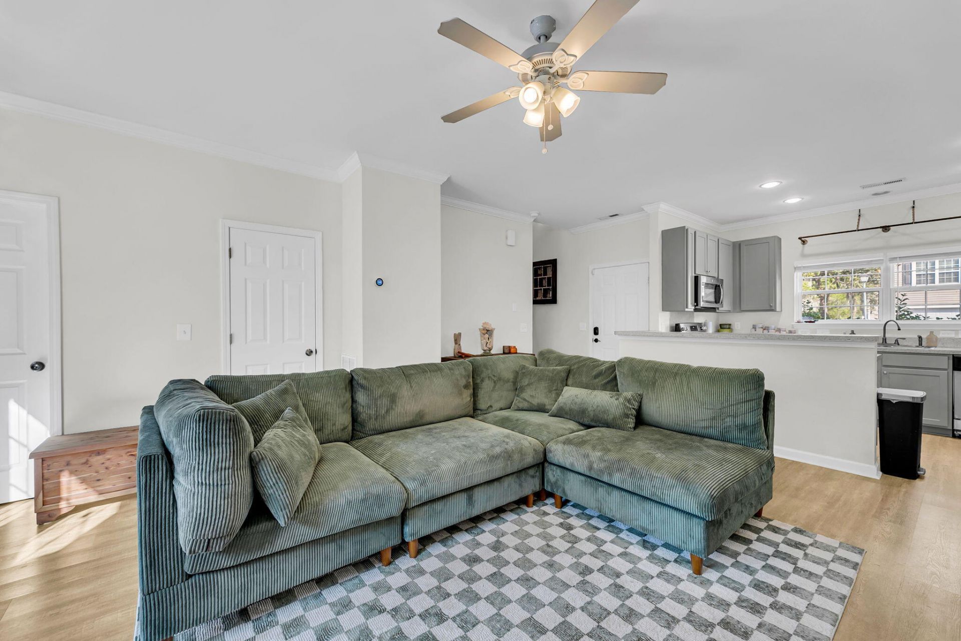 4110 Perrine Street Photo 8