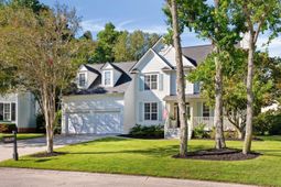 2774 Victoria Lake Drive photo 4