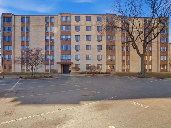 9740 S Pulaski Road , Unit 605, Oak Lawn, IL 60453