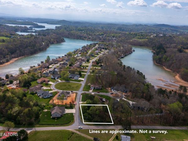 224 Oonoga Way, Loudon, TN 37774