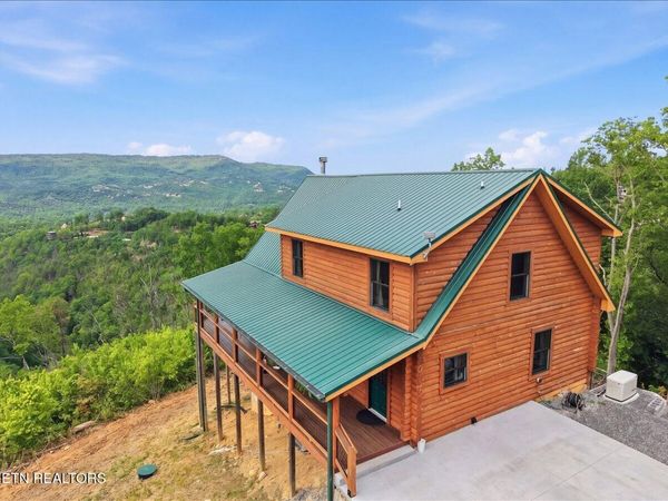 2266 Lone Ridge Drive, Sevierville, TN 37862