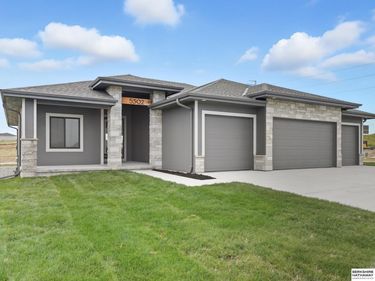 5302 S 200th Avenue, Omaha, NE 68135
