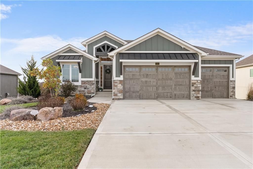 8904 N Clarion Avenue, Kansas City, MO 64153 Main Photo