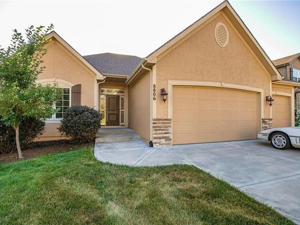 8806 N Norton Avenue, Kansas City, MO 64156