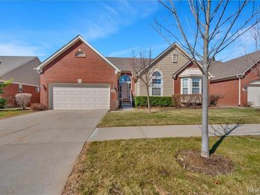 30229 Viewcrest Drive, Novi, MI 48377