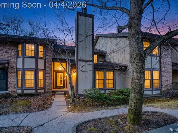 25178 Maplebrooke Drive, Southfield, MI 48033