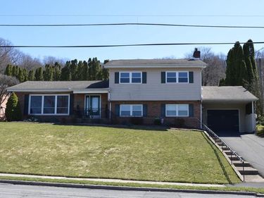 2057 MAHANTONGO STREET, POTTSVILLE, PA 17901