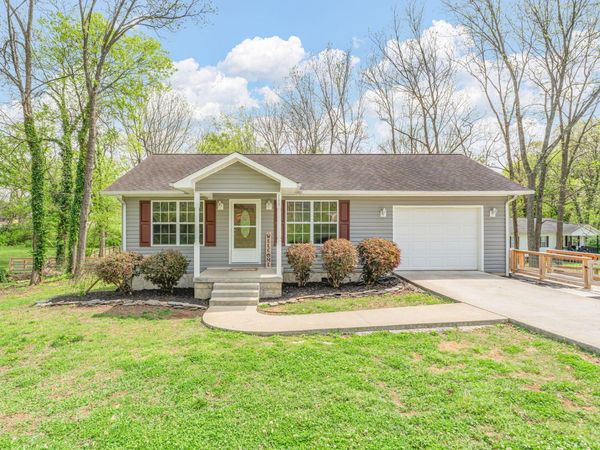 111 Oak Street , Athens, TN 37303