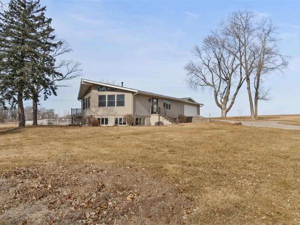 4860 American Legion Road, Iowa City, IA 52240