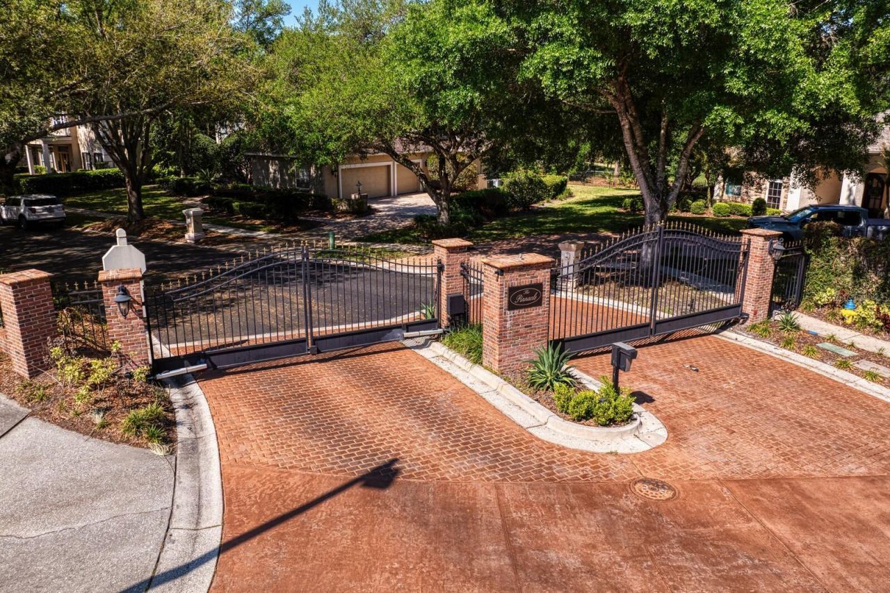 18008 Pinnacle Court, Tampa, FL 33647 Photo