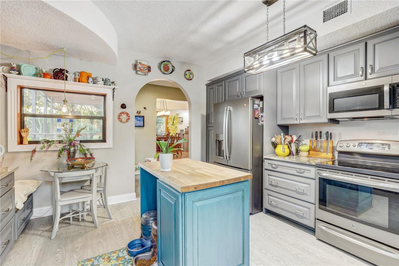 7500 N Ola Avenue, Tampa, FL 33604 Photo