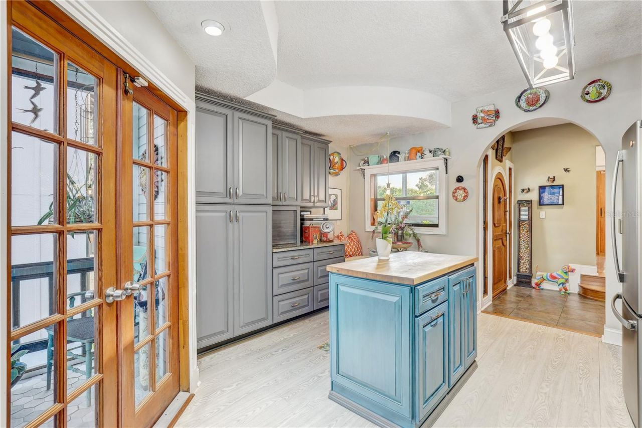 7500 N Ola Avenue, Tampa, FL 33604 Photo