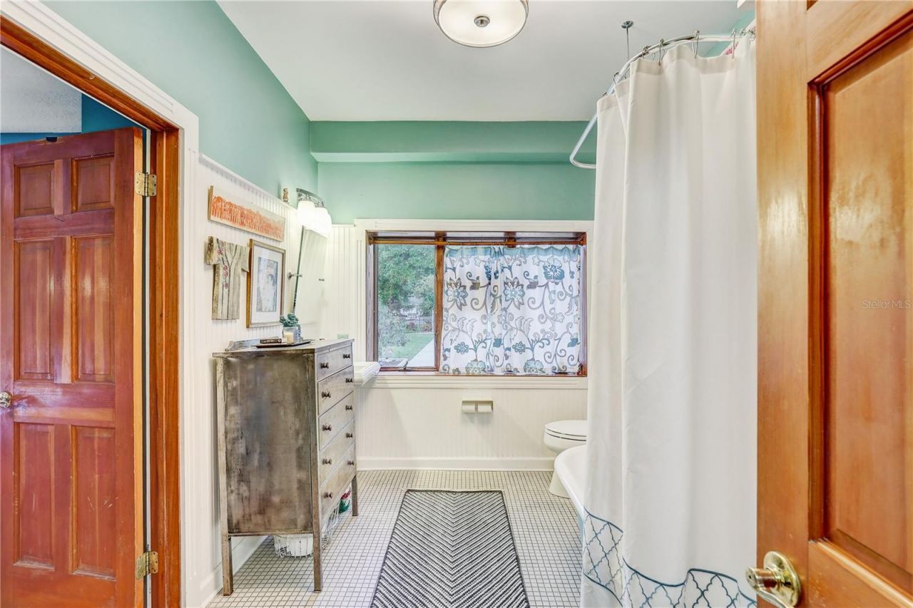 7500 N Ola Avenue, Tampa, FL 33604 Photo