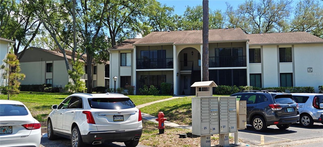 1725 Pine Ridge Way W, Unit D-2, Palm Harbor, FL 34684 Main Photo