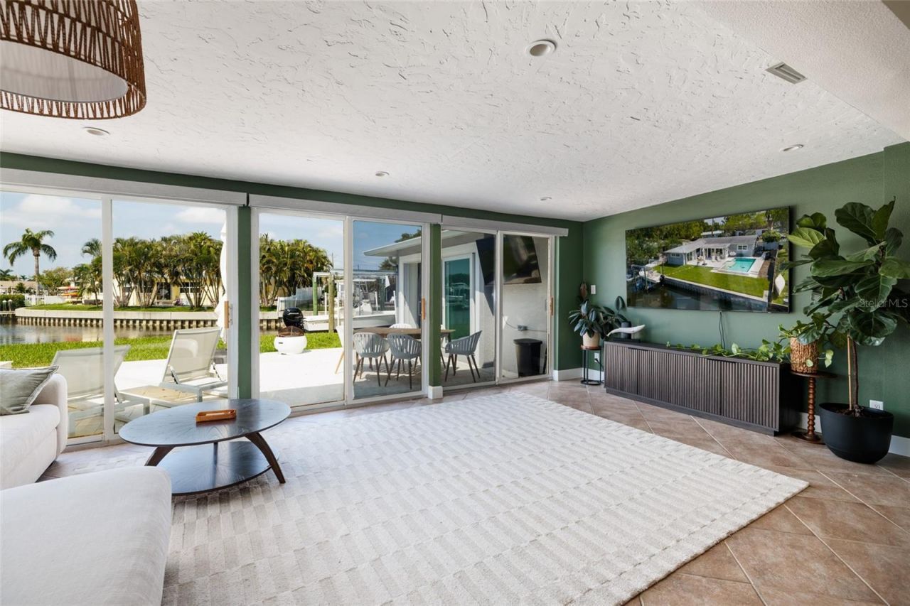 9294 Treasure Lane Ne, Saint Petersburg, FL 33702 Photo