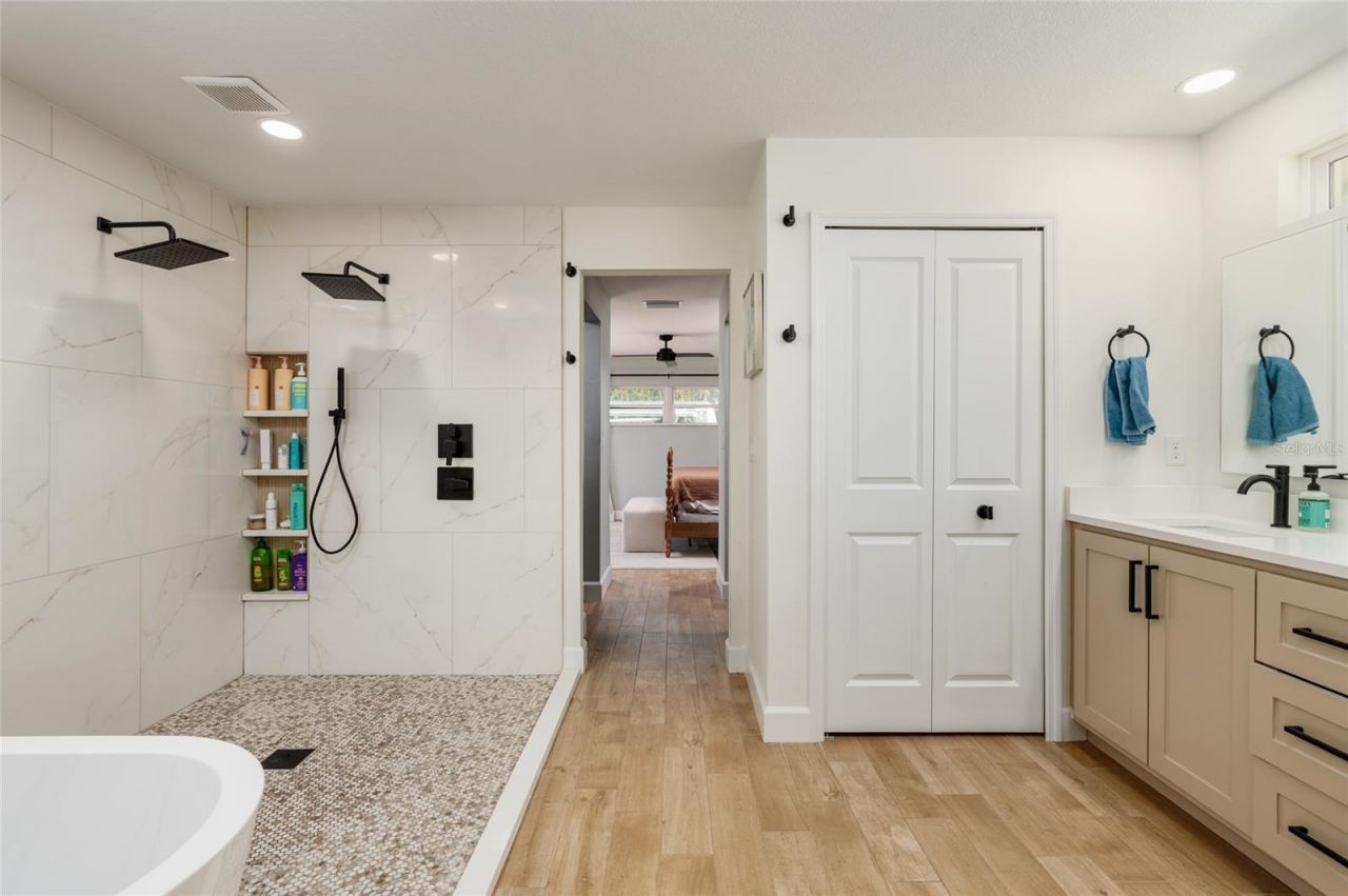 9294 Treasure Lane Ne, Saint Petersburg, FL 33702 Photo