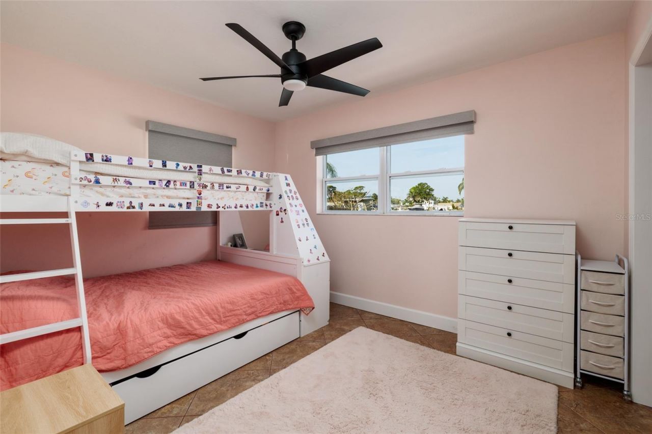 9294 Treasure Lane Ne, Saint Petersburg, FL 33702 Photo