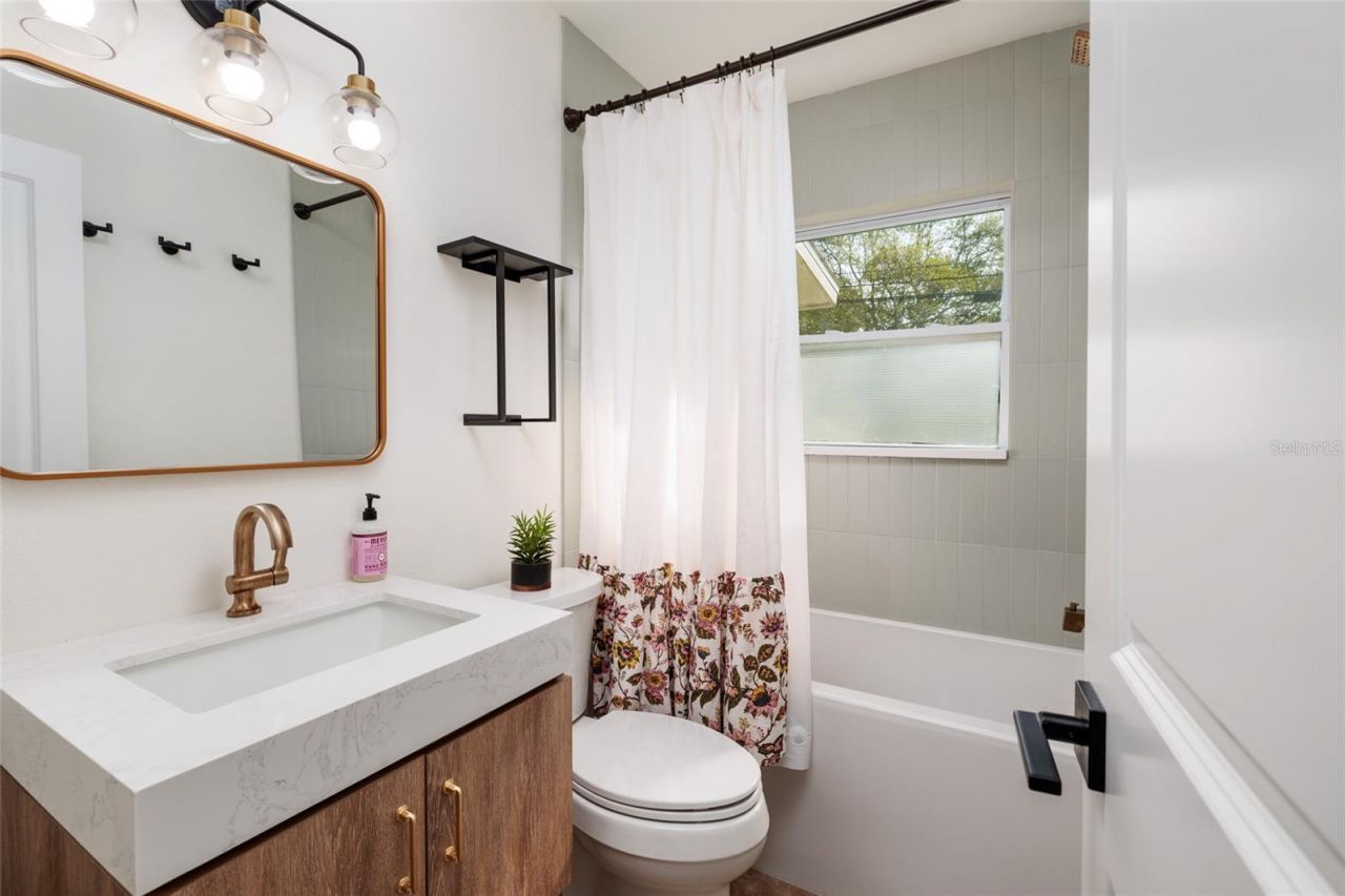 9294 Treasure Lane Ne, Saint Petersburg, FL 33702 Photo