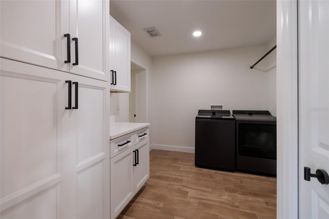 9294 Treasure Lane Ne, Saint Petersburg, FL 33702 Photo