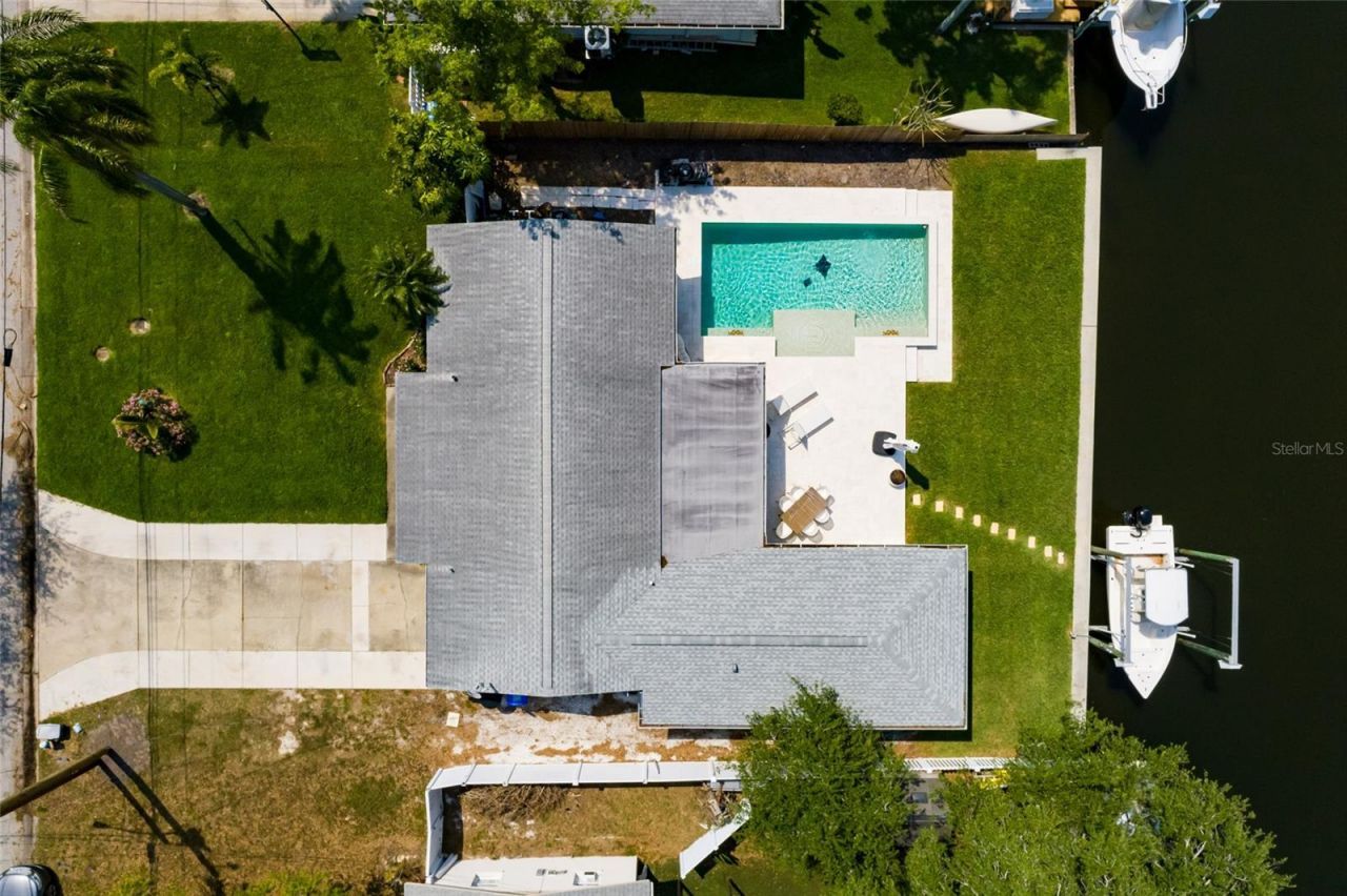 9294 Treasure Lane Ne, Saint Petersburg, FL 33702 Photo