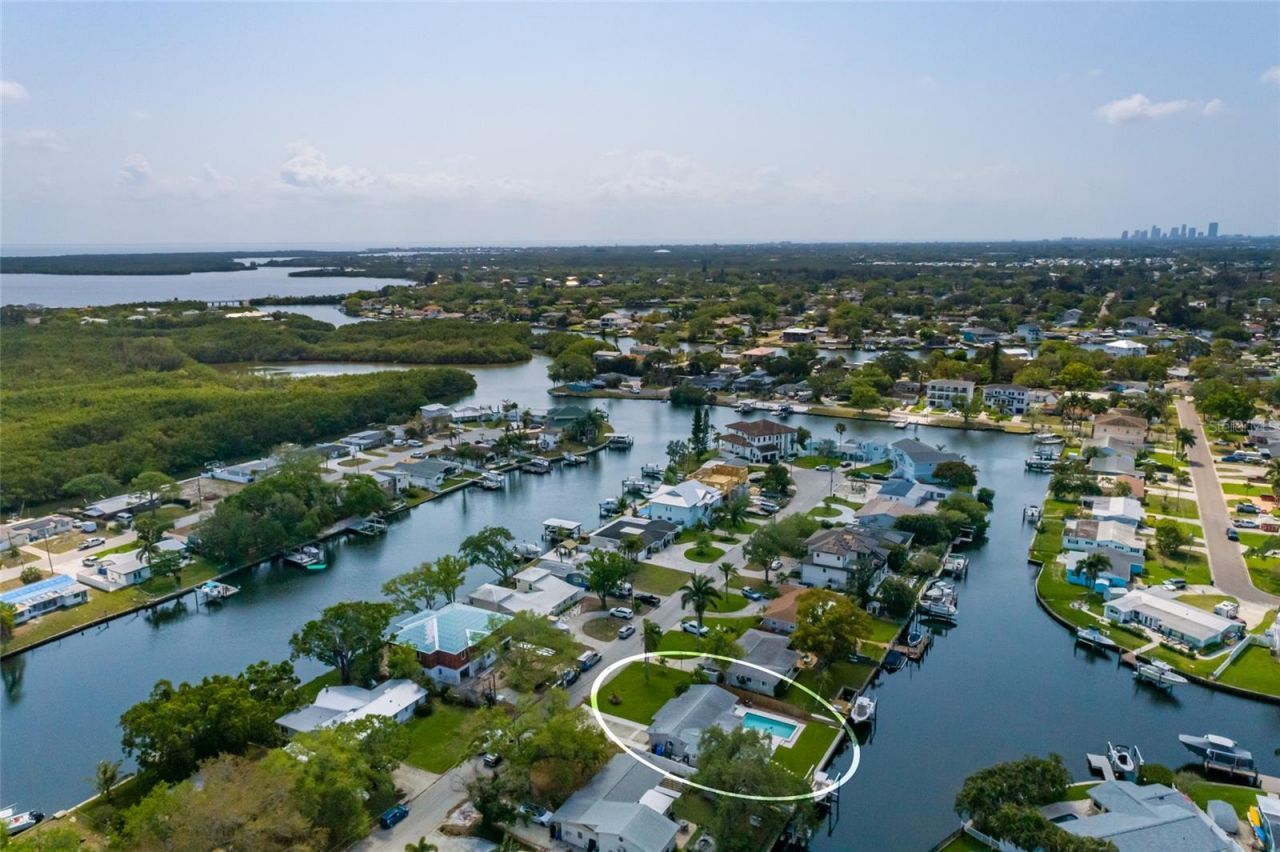 9294 Treasure Lane Ne, Saint Petersburg, FL 33702 Photo