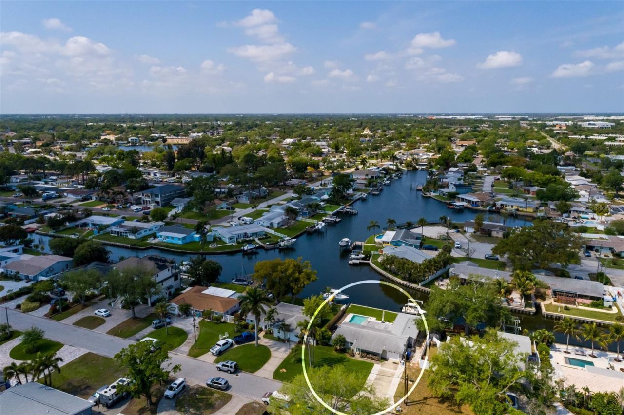 9294 Treasure Lane Ne, Saint Petersburg, FL 33702 Photo